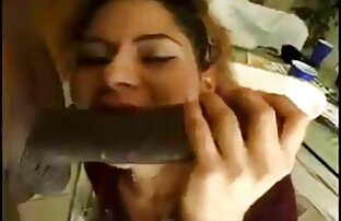 XXX 家の服を着た19歳の妹は、彼女の兄弟の前でディルドで彼女のクリトリスを自慰行為する。 女子 用 エロ 動画