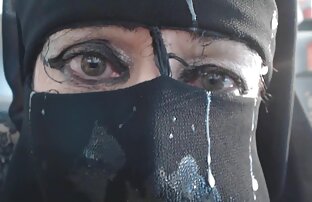 XXX 彼はビジネスの美しさのスカートの下で通りに外を見た。 女性 用 エッチ 動画