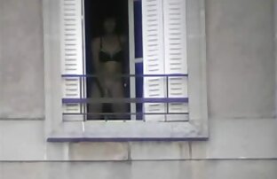 XXX 単にテーブルの18歳の女の子と小さなおっぱい 女の子 用 エッチ な 動画